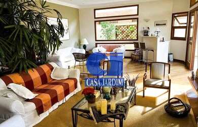 Imagem: A casa em condomínio possui 3 Dormitórios, 4 Banheiros, 3