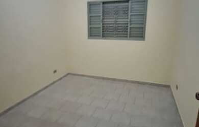 Imagem: A casa possui 3 Dormitórios, 2 Banheiros, 1 Vaga na garagem