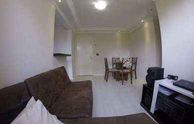 Imagem: O apartamento possui 2 Dormitórios, 1 Banheiro, 1 Vaga na garagem