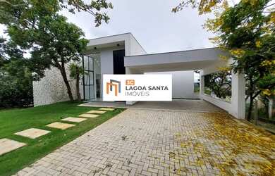 Imagem: A casa em condomínio possui 4 Dormitórios, 4 Banheiros, 4