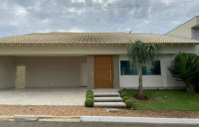 Imagem: A casa em condomínio possui 3 Dormitórios, 4 Banheiros, 4