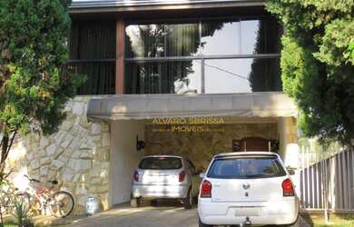 Imagem: A casa em condomínio possui 5 Dormitórios, 5 Banheiros, 2