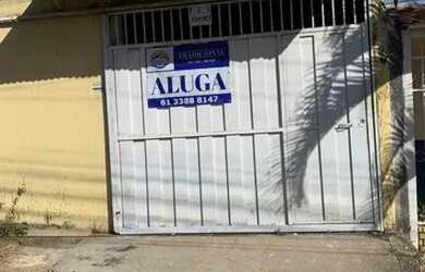 Imagem: A casa possui 2 Dormitórios, 2 Banheiros e 1 Vaga na garagem