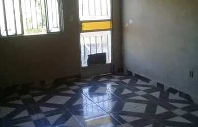 Imagem: A casa possui 2 Dormitórios, 1 Banheiro, 1 Vaga na garagem