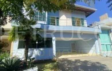 Imagem: A casa em condomínio possui 3 Dormitórios, 4 Banheiros, 4