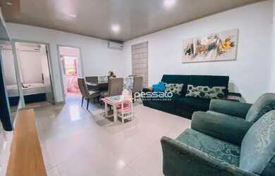 Imagem: A casa possui 3 Dormitórios, 1 Banheiro, 2 Vagas na garagem