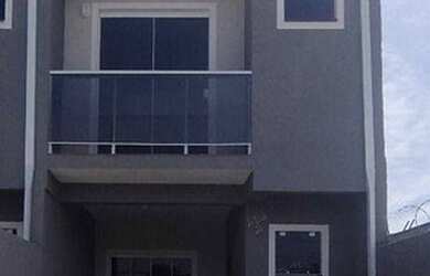 Imagem: A casa possui 3 Dormitórios, 2 Banheiros, 2 Vagas na garagem