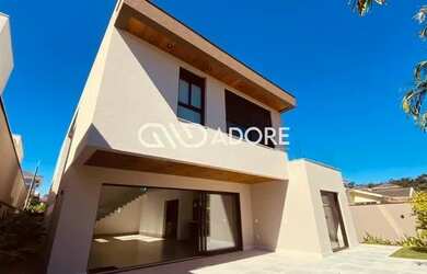 Imagem: A casa em condomínio possui 4 Dormitórios, 5 Banheiros, 4