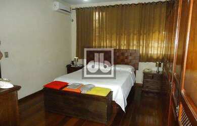 Imagem 8: Anil - Rua Pierre La Place - Casa Triplex - 4 Quartos 1 Suíte - 3 Vagas...