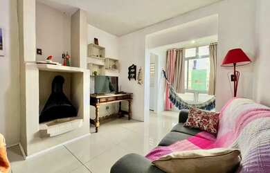 Imagem: O apartamento possui 1 Dormitório, 1 Banheiro, 1 Vaga na garagem