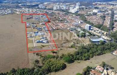 Imagem: O terreno possui 12m² de Área, Imóvel novo e está localizado