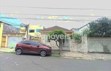 Imagem: A casa possui 3 Dormitórios, 2 Banheiros, 1 Vaga na garagem