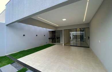 Imagem: A casa possui 3 Dormitórios, 2 Banheiros, 104m² de Área e