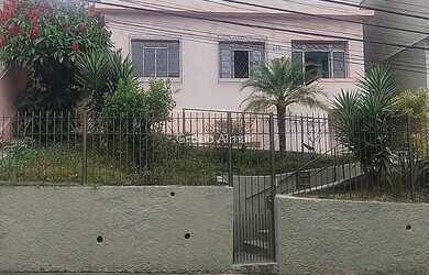 Imagem: A casa possui 2 Banheiros, 235m² de Área e está localizado