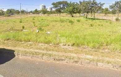 Imagem: O terreno possui 300m² de Área e está localizado em Granada