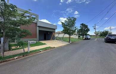 Imagem 2: Casa de 3 quartos 4 banheiros e 2 vagas à venda no Damha Fit Ipiguá...