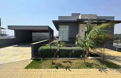 Imagem: A casa em condomínio possui 3 Dormitórios, 4 Banheiros, 4