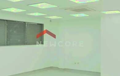 Imagem: O depósito possui 2 Vagas na garagem e 132m² de Área e está