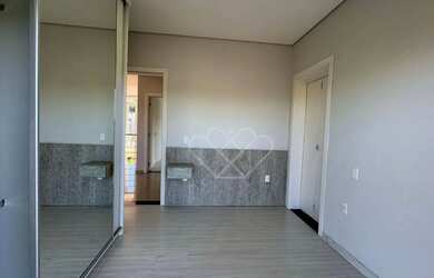 Imagem 10: Ampla Casa com 4 Dormitórios e Lareira à Venda ou para Alugar no Jardim Timbaúva, Gravataí