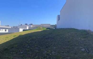 Imagem: O terreno possui 360m² de Área e está localizado em Jardim