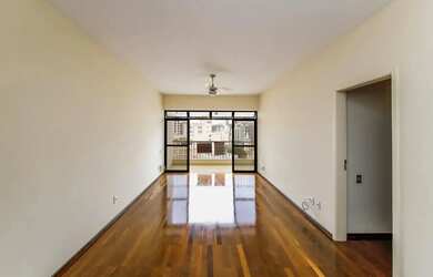 Imagem: O apartamento possui 3 Dormitórios, 2 Banheiros, 1 Vaga na