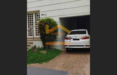 Imagem: A casa possui 5 Dormitórios, 2 Banheiros, 2 Vagas na garagem