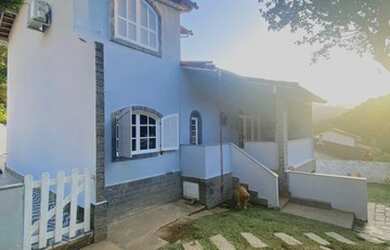 Imagem: A casa em condomínio à venda possui 4 Dormitórios, 4 Banheiros