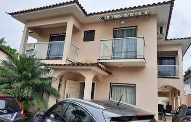 Imagem: A casa possui 5 Dormitórios, 5 Banheiros, 5 Vagas na garagem