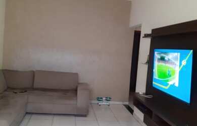 Imagem: A casa à venda possui 2 Dormitórios, 2 Banheiros, 2 Vagas