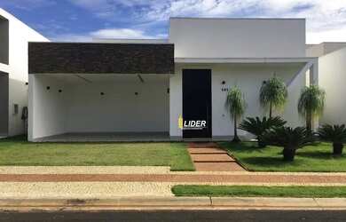 Imagem: A casa em condomínio possui 3 Dormitórios, 3 Banheiros, 240m²