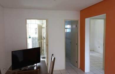 Imagem: A casa possui 2 Dormitórios, 1 Banheiro, 1 Vaga na garagem