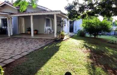 Imagem: A casa em condomínio possui 3 Dormitórios, 2 Banheiros, 5