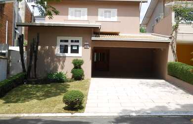 Imagem: A casa em condomínio possui 4 Dormitórios, 5 Banheiros, 4