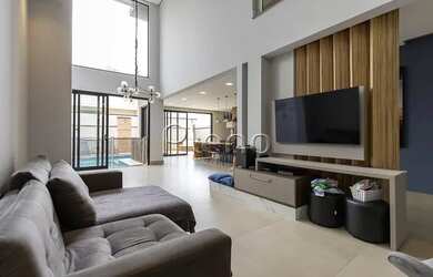 Imagem 3: Venda Casa com 254,00 metroQuadrado, 4 dormitório s , 2 vaga s . Swiss...