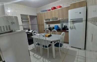 Imagem: A casa possui 2 Dormitórios, 1 Banheiro e 60m² de Área e