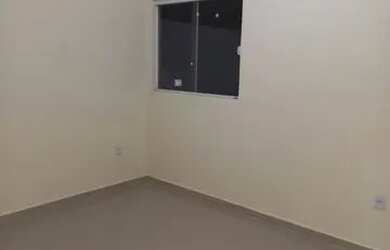 Imagem: A casa possui 2 Dormitórios, 2 Banheiros, 2 Vagas na garagem