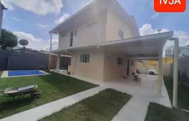 Imagem: A casa possui 5 Dormitórios, 5 Banheiros, 3 Vagas na garagem