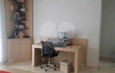 Imagem 14: Sobrado de Alto Padrão para Venda com Piscina no Alto de Santana