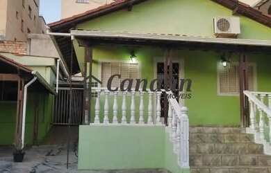 Imagem: A casa possui 4 Dormitórios, 1 Banheiro, 5 Vagas na garagem