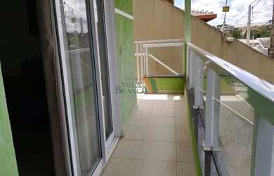 Imagem: A casa possui 3 Dormitórios, 2 Banheiros, 2 Vagas na garagem