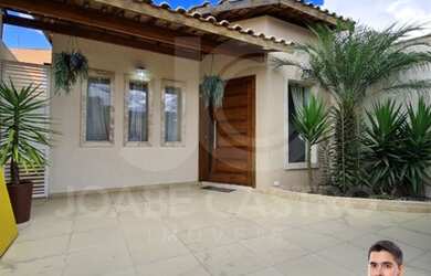 Imagem: A casa possui 3 Dormitórios, 2 Banheiros e 94m² de Área e