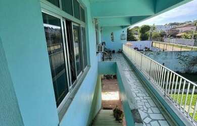 Imagem: A casa à venda possui 4 Dormitórios, 2 Banheiros, 4 Vagas