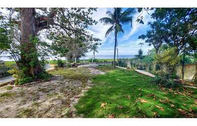 Imagem: A casa possui 3 Dormitórios, 2 Banheiros, 5 Vagas na garagem