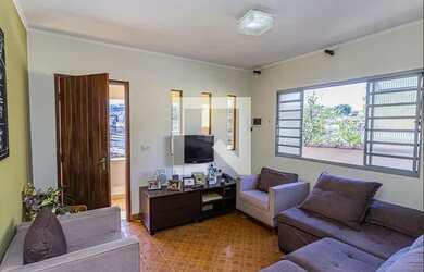 Imagem: A casa possui 2 Dormitórios, 1 Banheiro, 1 Vaga na garagem