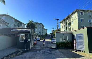 Imagem: O apartamento possui 3 Dormitórios, 1 Banheiro, 1 Vaga na garagem