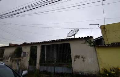 Imagem: A casa possui 2 Dormitórios, 1 Banheiro, 1 Vaga na garagem