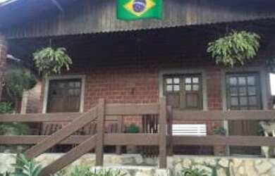 Imagem: A casa em condomínio possui 3 Dormitórios, 2 Banheiros, 2