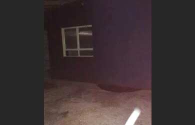 Imagem: A casa possui 3 Dormitórios, 1 Banheiro, 2 Vagas na garagem