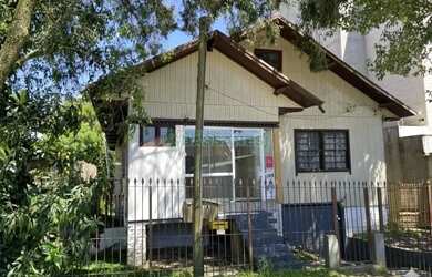 Imagem: A casa possui 2 Dormitórios, 1 Banheiro, 1 Vaga na garagem