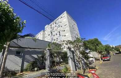 Imagem: O apartamento possui 1 Dormitório, 1 Banheiro, 1 Vaga na garagem